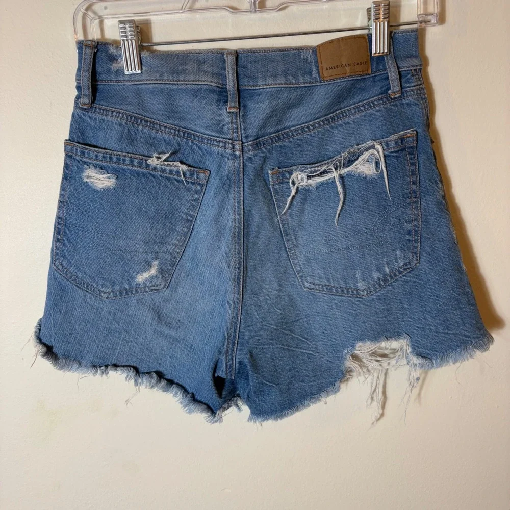 American Eagle Highest Rise Boyfriend Denim Shorts‎ Distressed Size 2